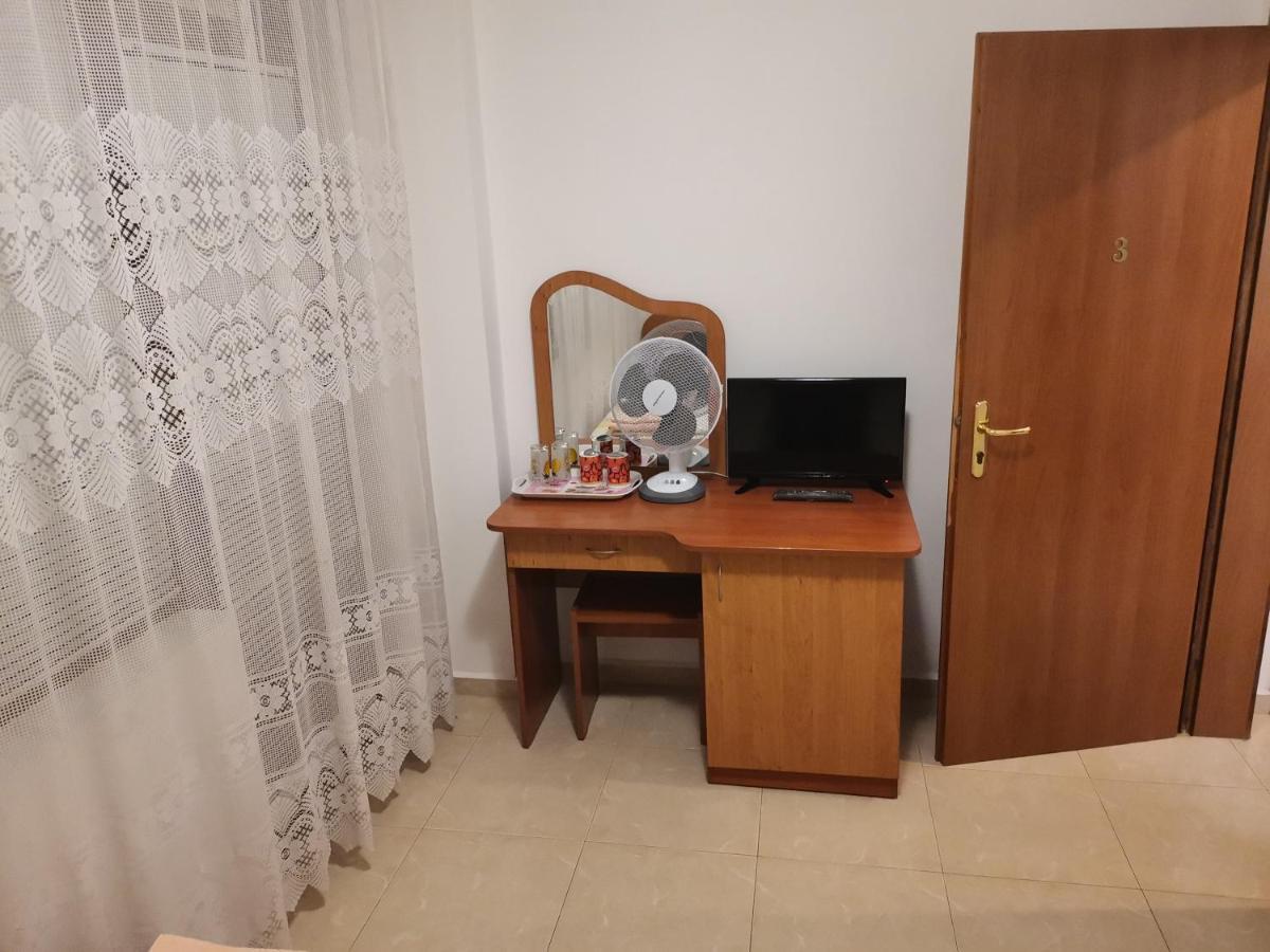 Къща За Гости Кадиеви Primorsko Esterno foto